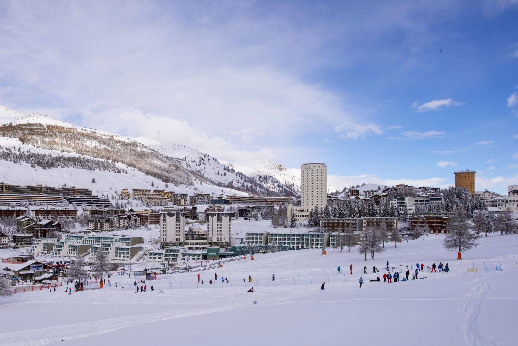 Olimpic Village Th Sestriere Apartments Exteriör bild